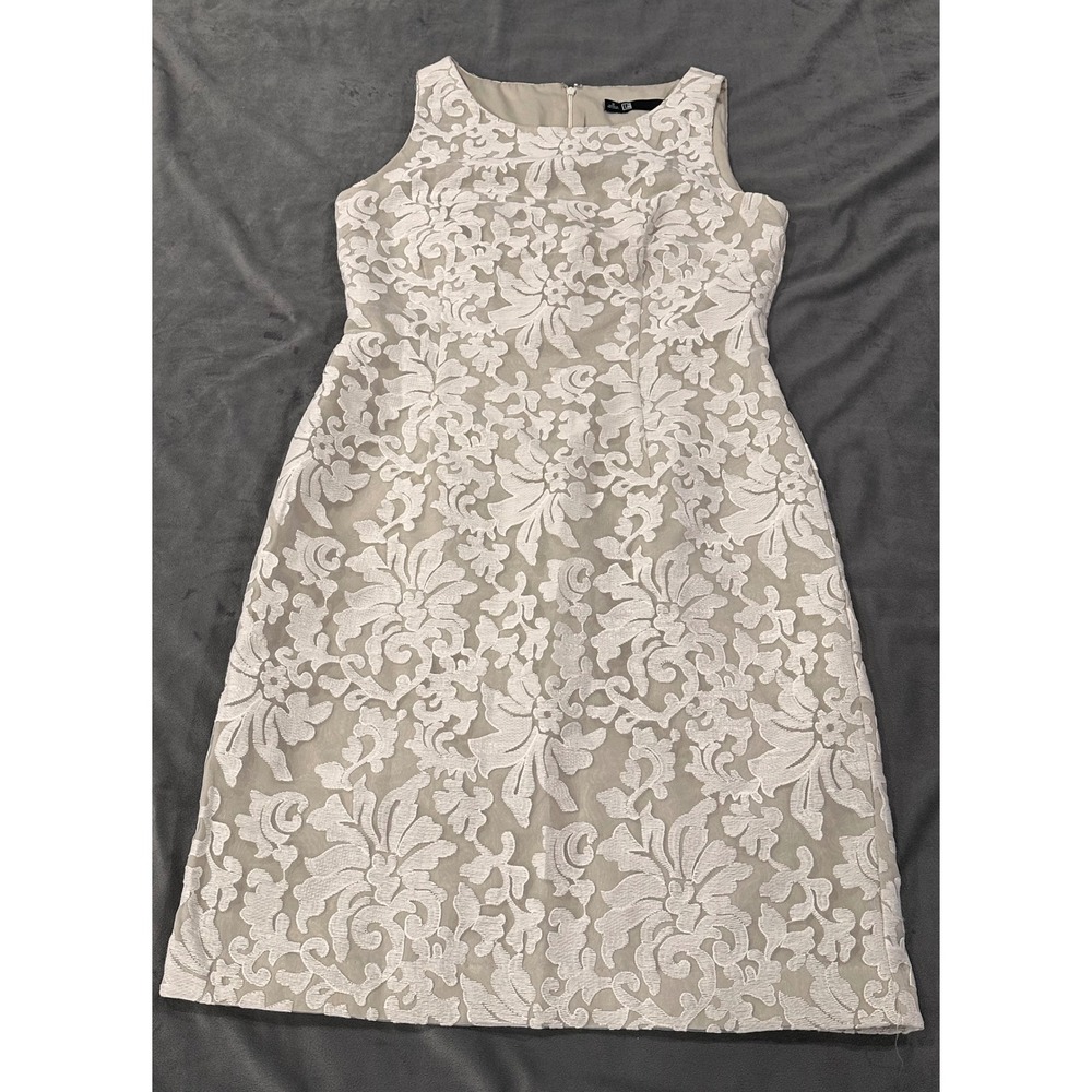 Leslie Fay White Floral Lace Sleeveless Shift Dress Champagne Lining Size 6